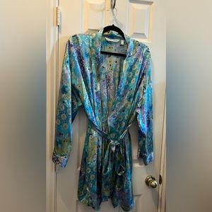 Victoria’s Secret Silk Robe, Size M/L, Excellent preowned condition